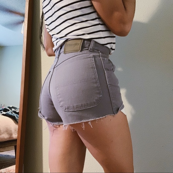 Wrangler Pants - Wrangler • Lilac/lavender high waisted Shorts 26